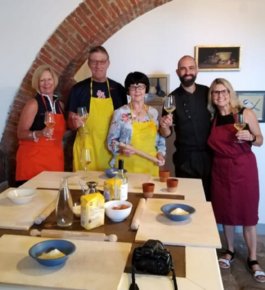 Scuola di cucina in fattoria nel Chianti: impara a cucinare piatti tipici toscani