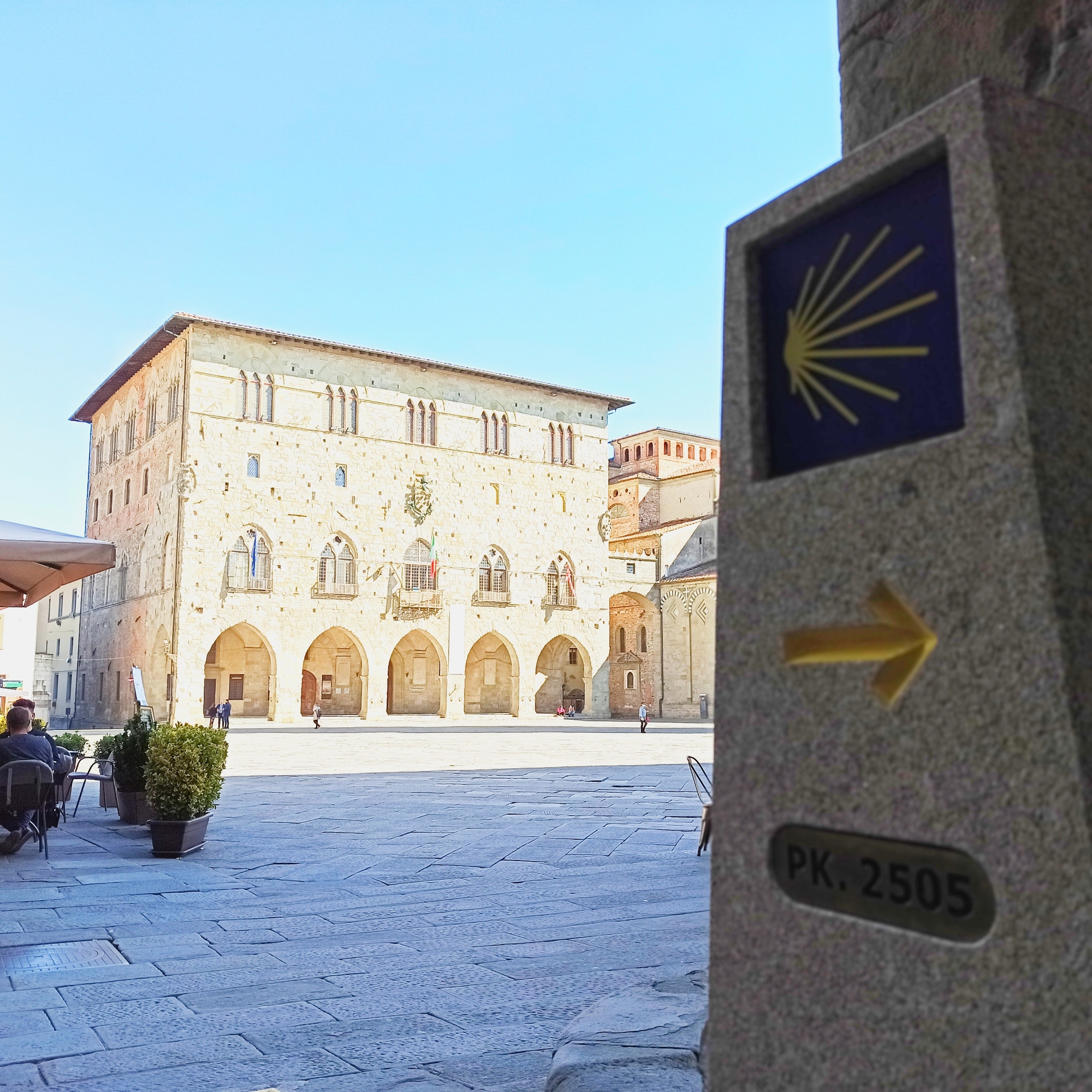 Borne du Chemin de Saint Jacques de Compostelle, Piazza del Duomo, Pistoia