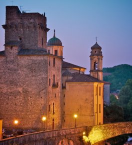 Itinerary through Pontremoli old town, medieval town along Via Francigena and the door of Tuscany