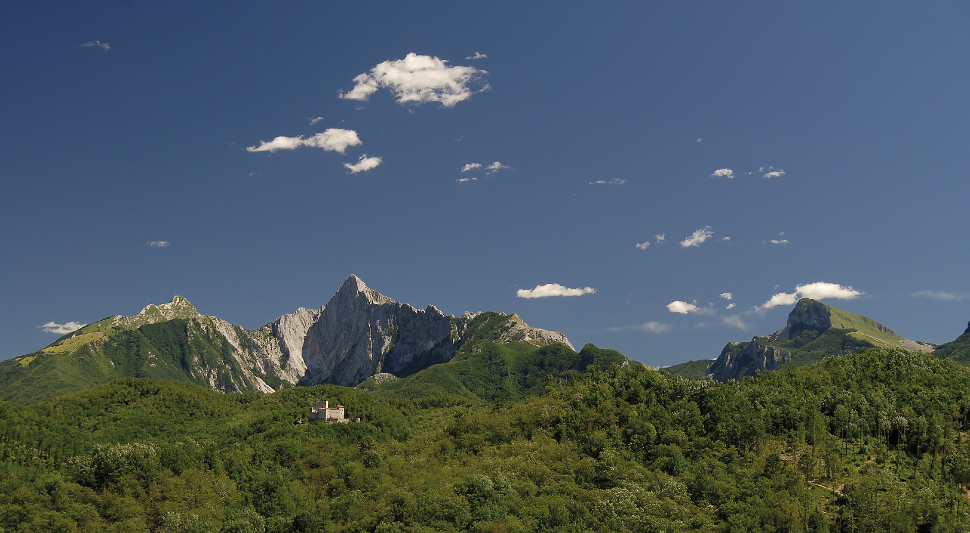 Le Castello dell'Aquila