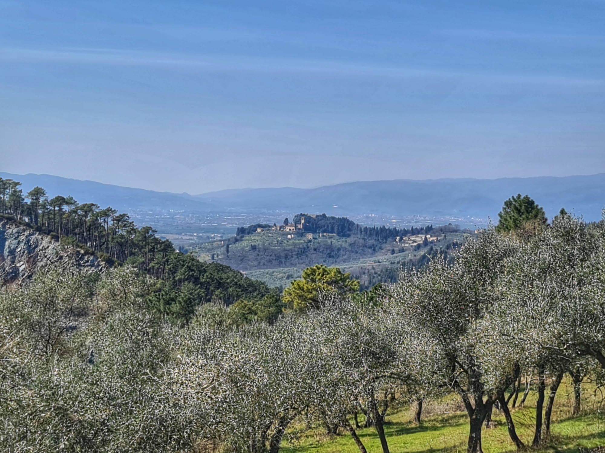 Vue sur Bagnolo de montelopi rocca montemurlo