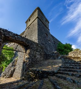 La Fortezza della Brunella è un’imponente fortificazione rinascimentale che si trova nel centro storico di Aulla