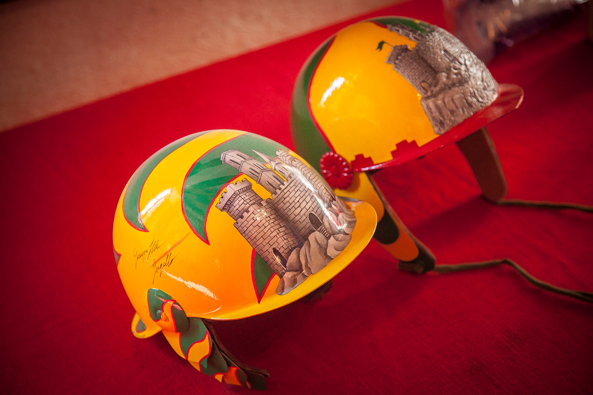 Les casques de l’un des quartiers de Castel del Piano