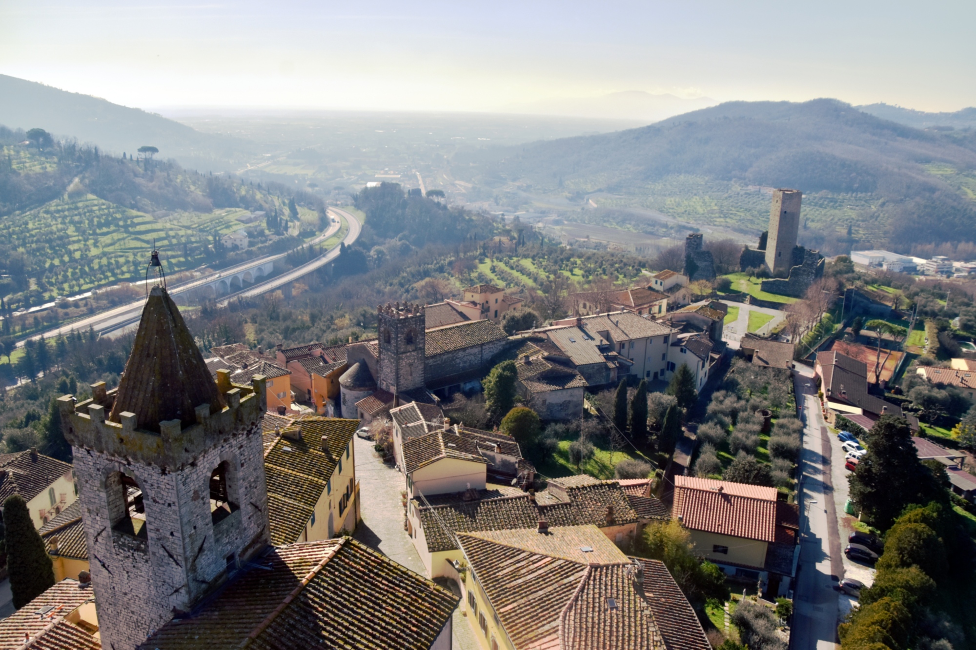 Vue de la tour du Barbarossa à Serravalle Pistoiese
