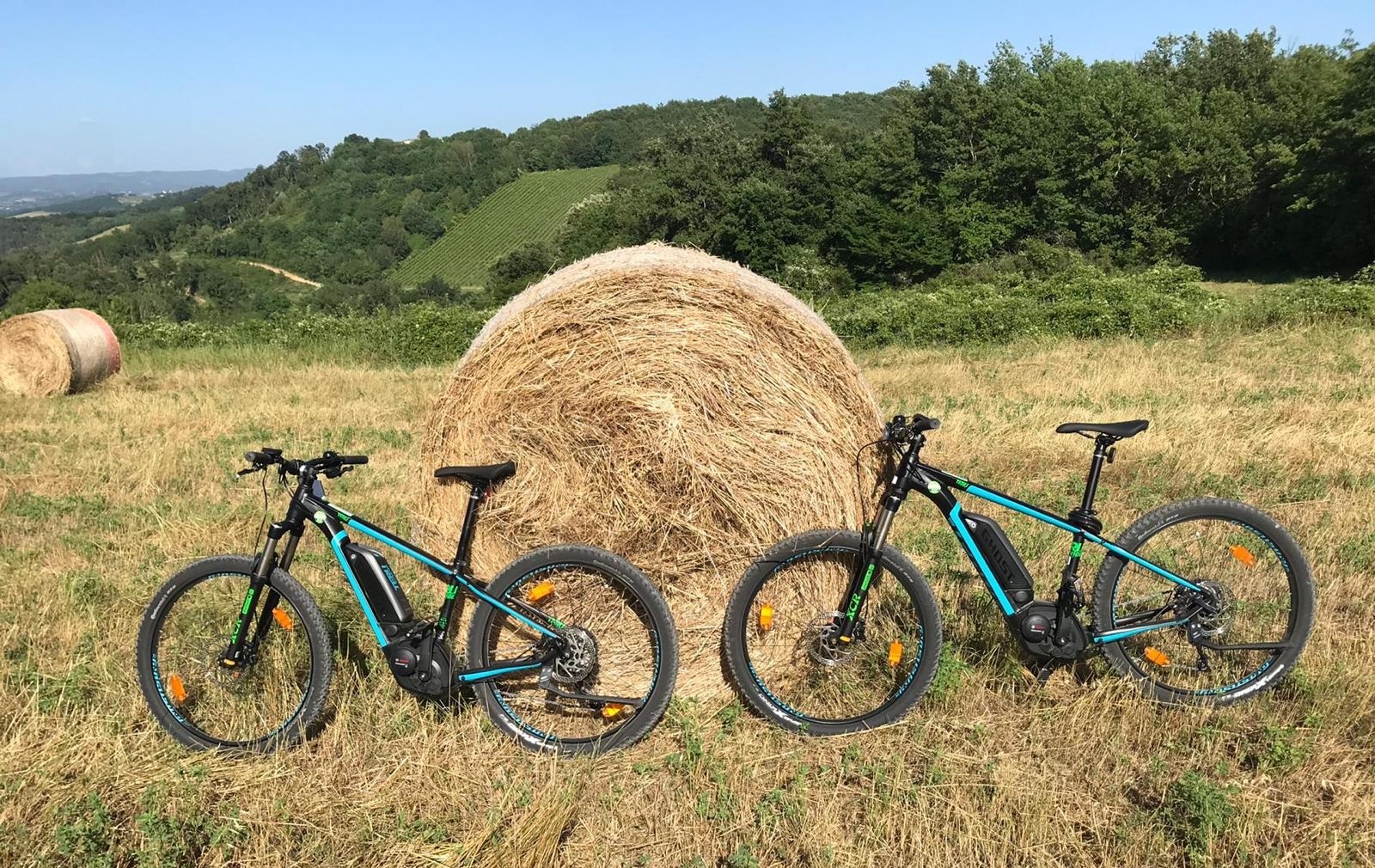 La Toscana in e-bike con soggiorno in casolare toscano