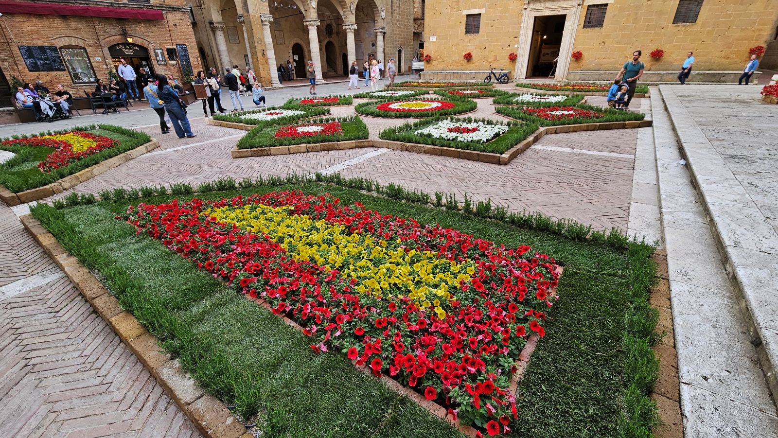 La fête des fleurs à Pienza
