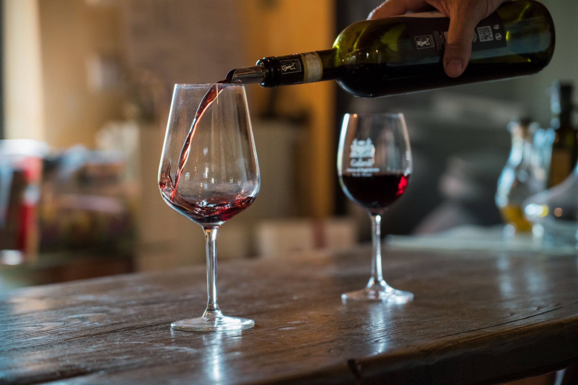 Deux verres de vin rouge