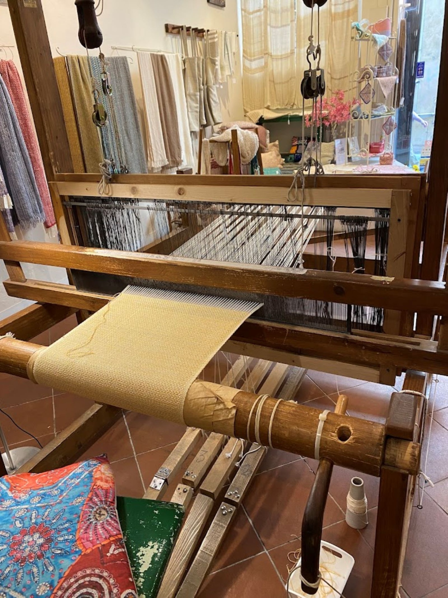 Weavers for a day in Lucca