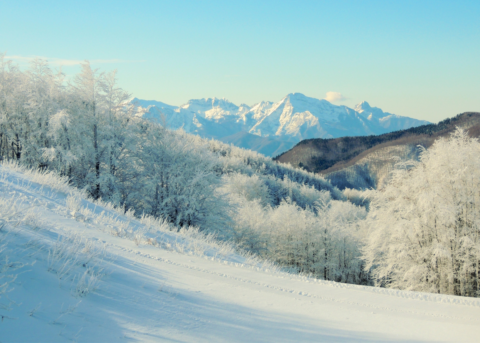 Les montagnes enneigées de la Garfagnana
