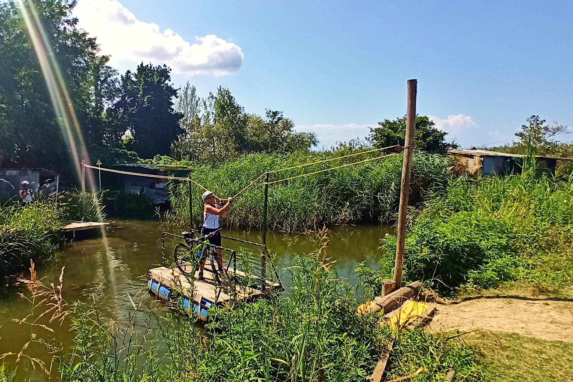 Bike tour to admire the natural oasis of Lake Massaciuccoli