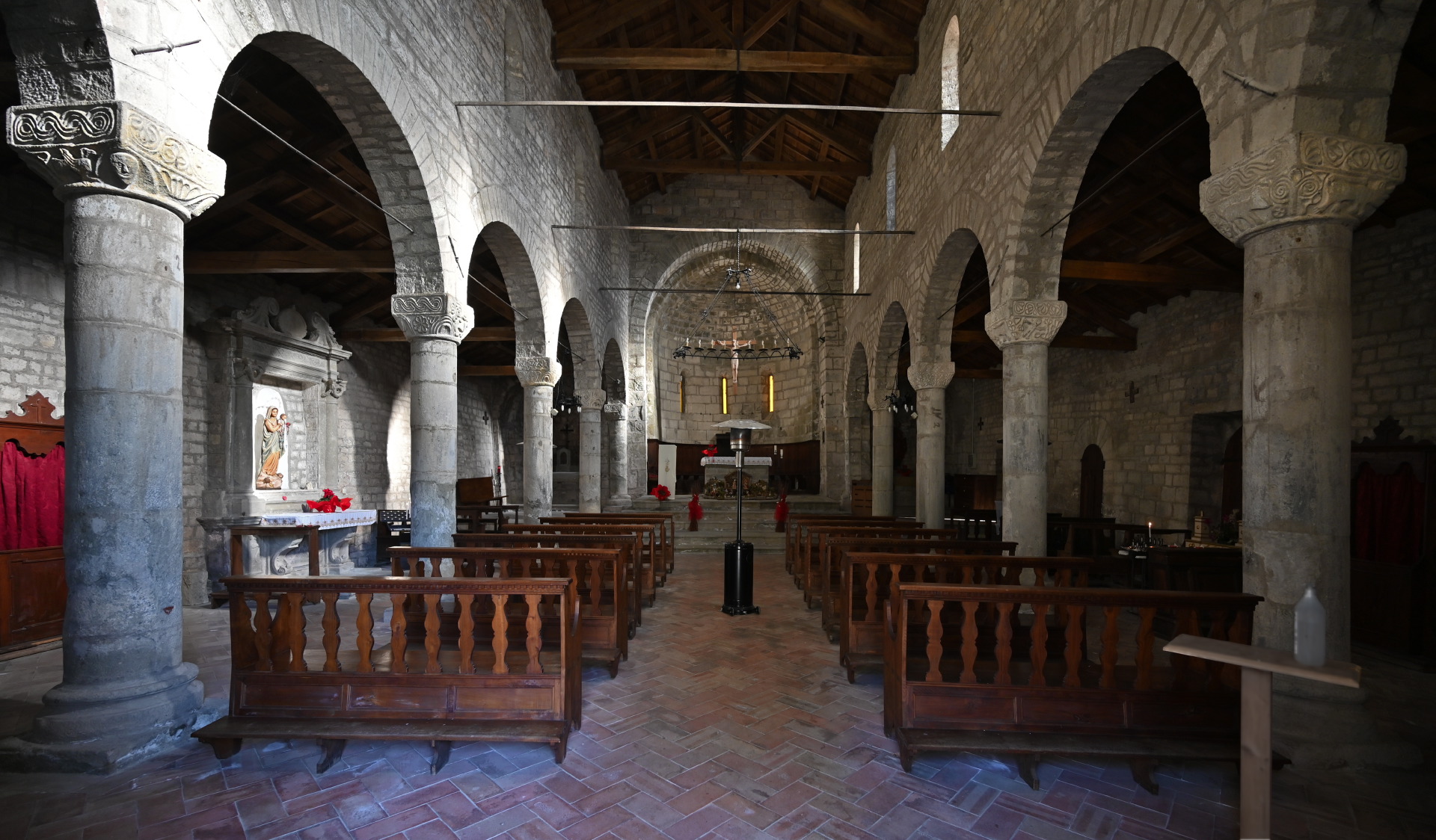 pieve-san-paolo-di-vendaso-intérieur