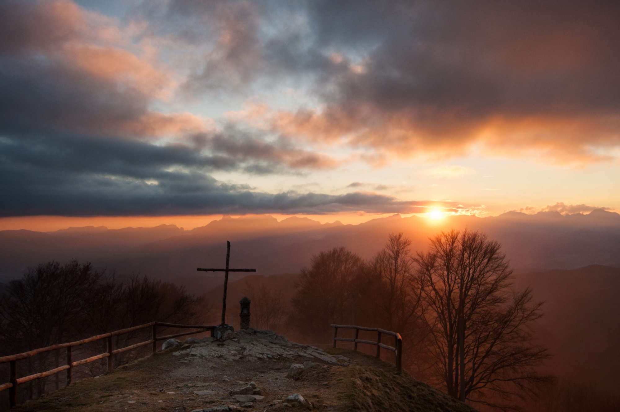 Panorama du coucher de soleil à San Pellegrino in Alpe