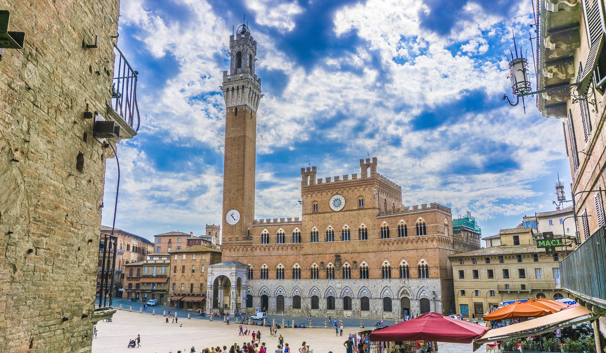 Piazza del Campo, Siena’s famous medieval shell-shaped square