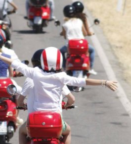 Chianti tour by the iconic Vespa, from Siena