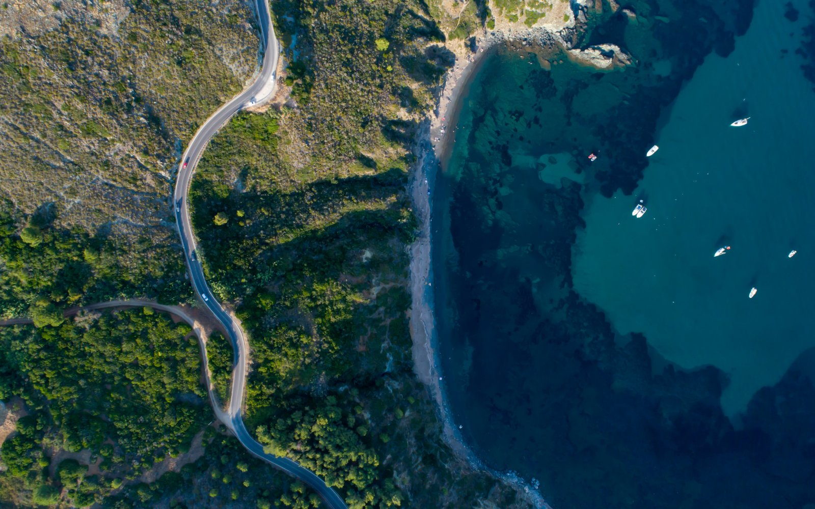 Vue de la plage d'Acquarilli prise par drone