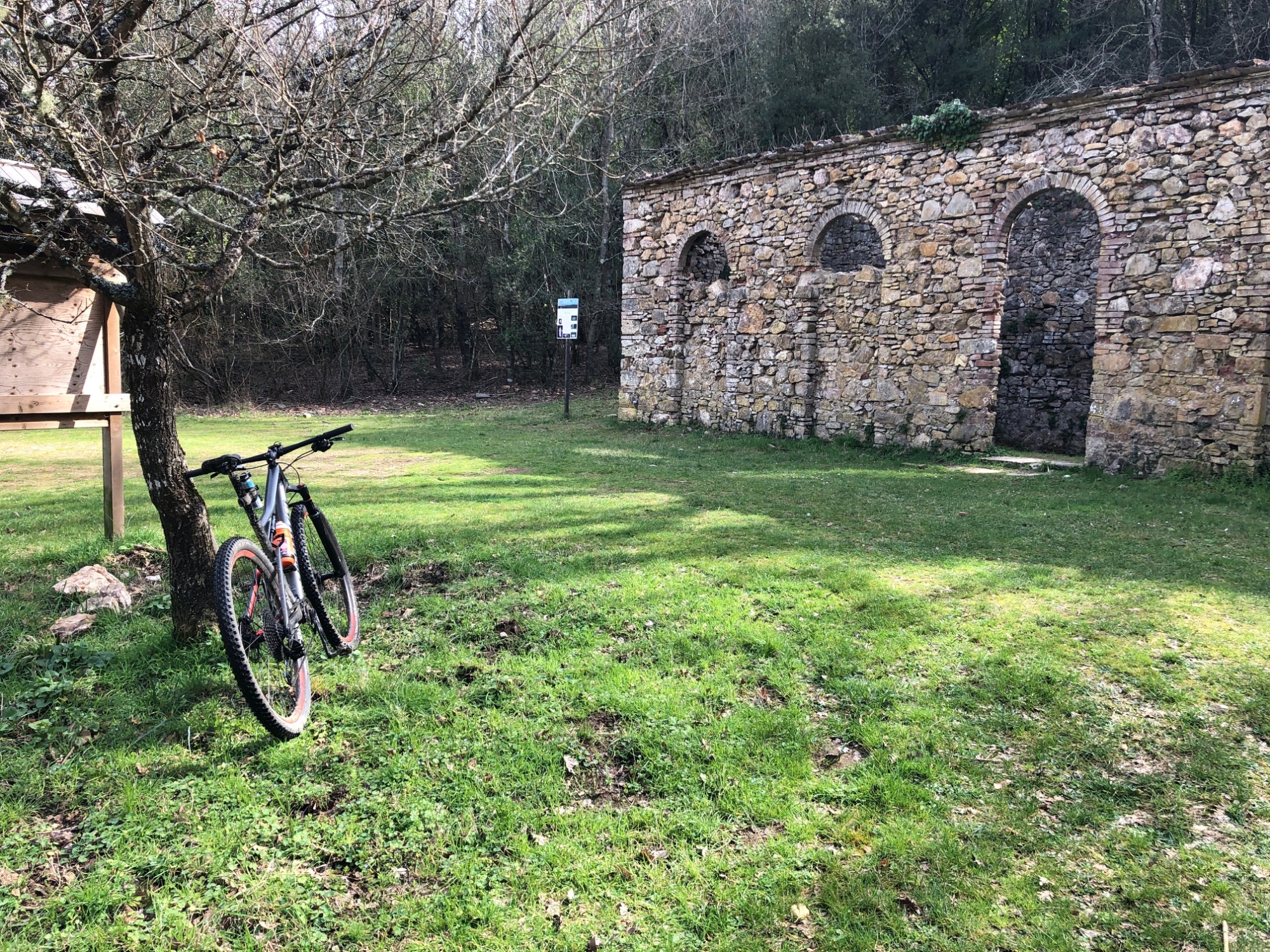 En VTT dans le parc de Montioni