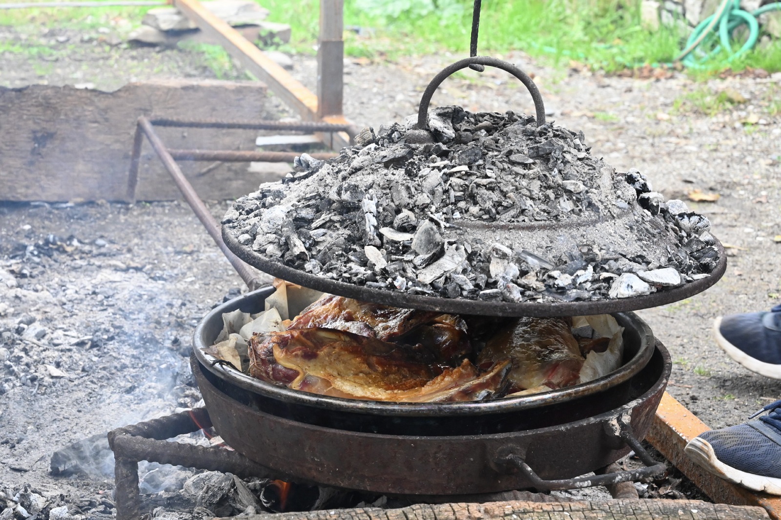 Agneau cuit dans le testo