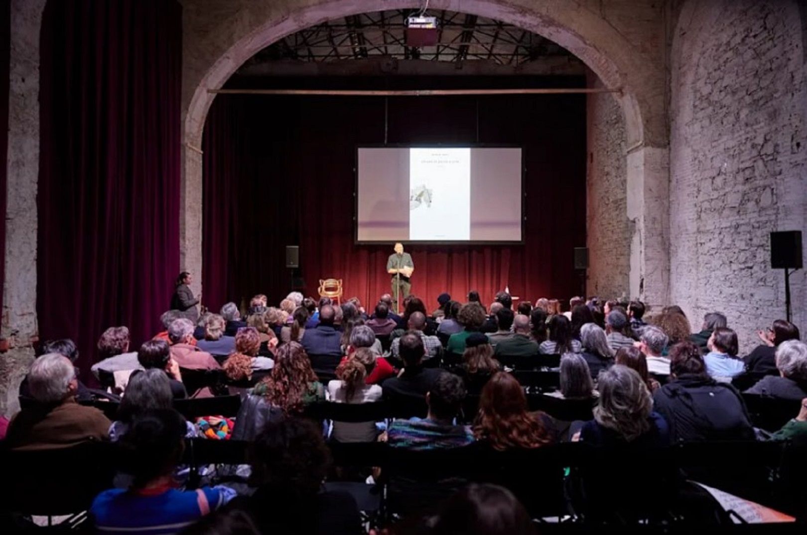 Une photo prise lors d’une des présentations de l’événement Testo à la Stazione Leopolda