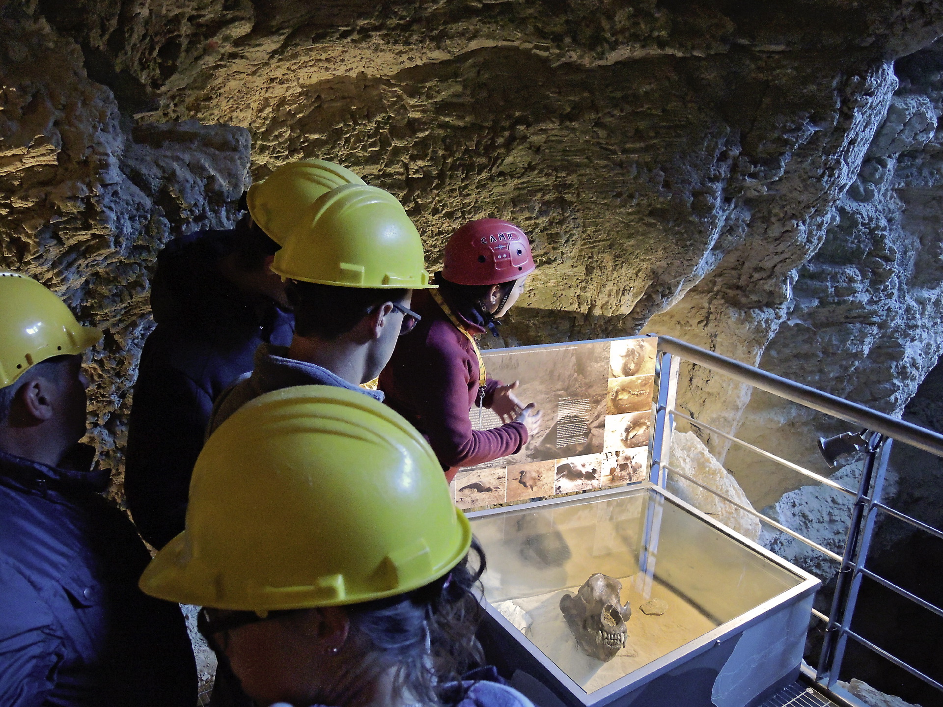 Geo-Archeo-Adventure Park des Grottes d'Equi