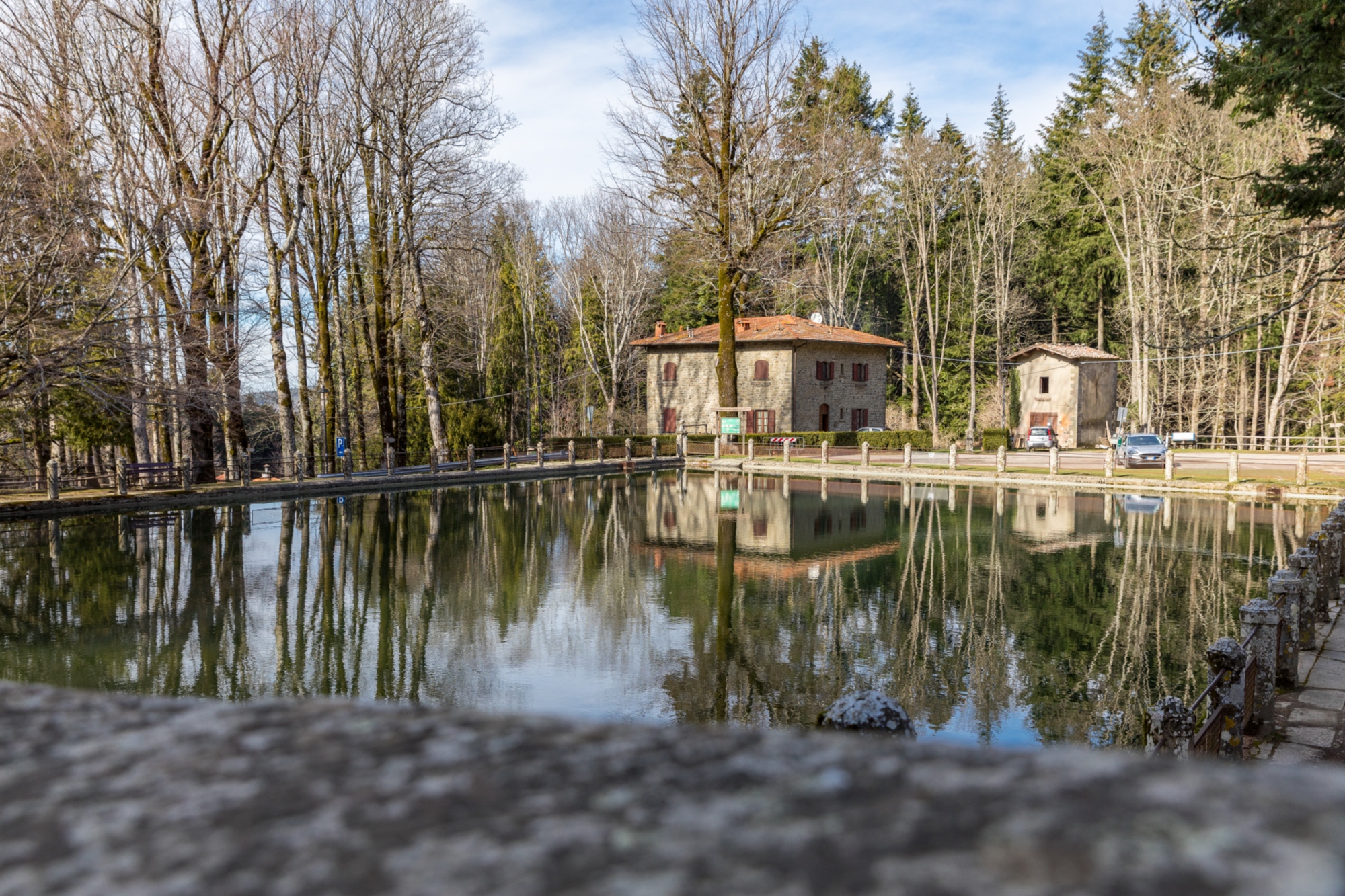 La piscine monumentale devant l’abbaye de Vallombrosa