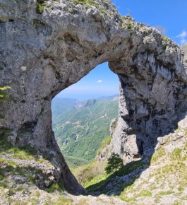 Trekking di 5 giorni nelle Alpi Apuane per raggiungere il Monte Forato