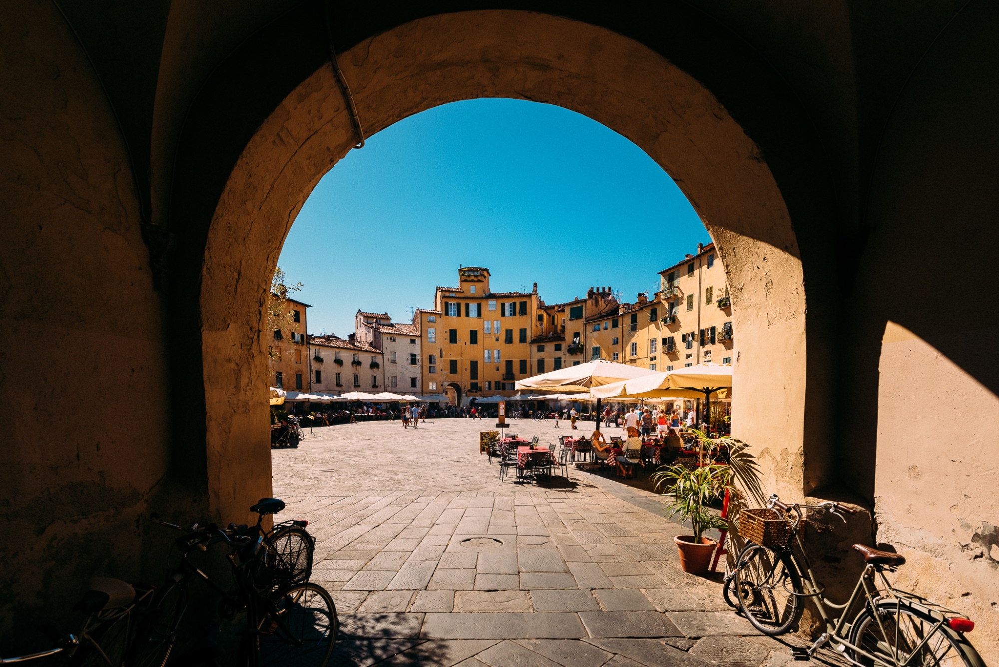 Piazza dell'Anfiteatro, Lucques