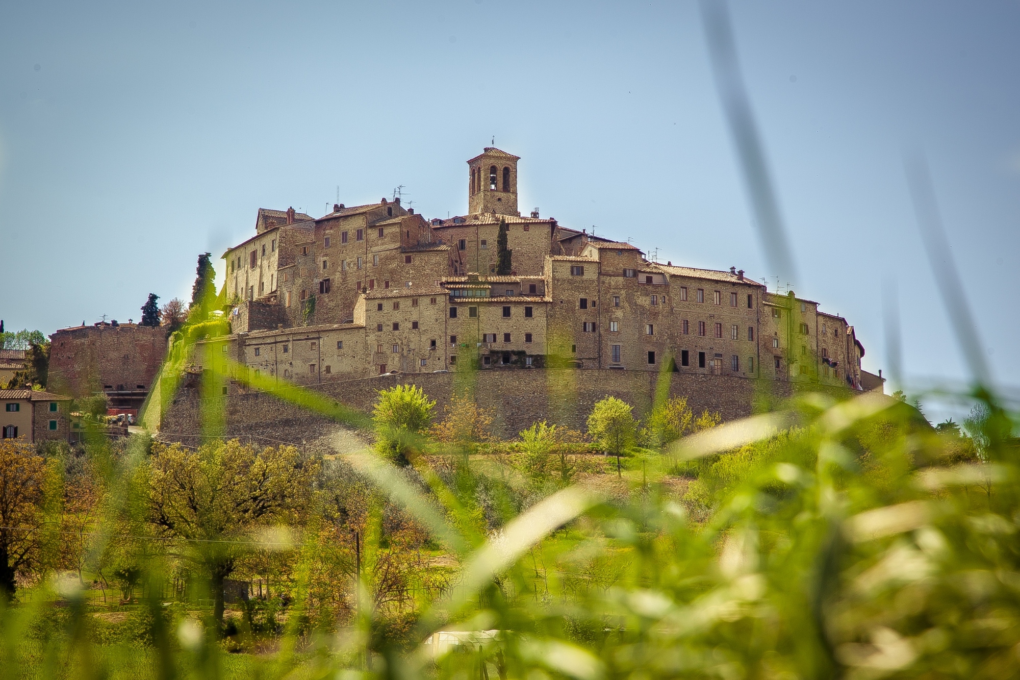 Vue d'en bas du village d'Anghiari