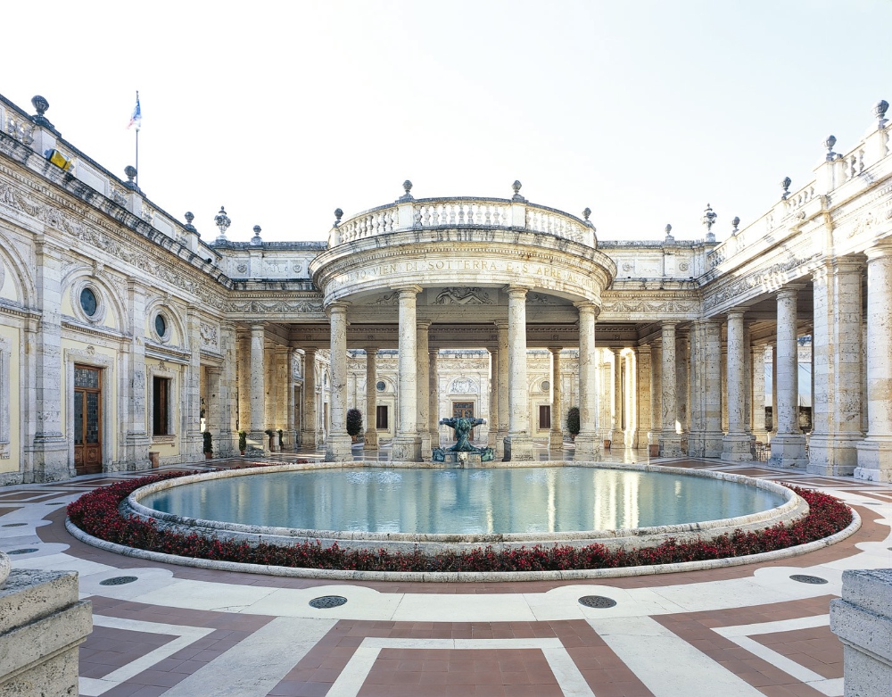 L'entrée majestueuse de Terme Tettuccio