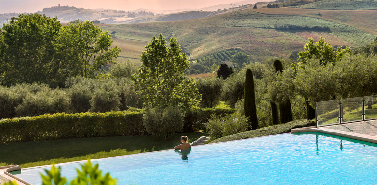 Fonteverde, la piscine avec vue sur le Val d'Orcia