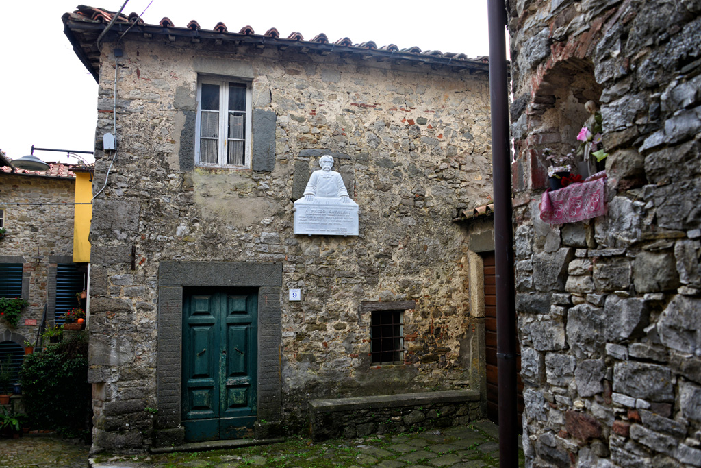 À l’intérieur du musée de la châtaigne, à Colognara, une salle est consacrée au musicien Alfredo Catalani