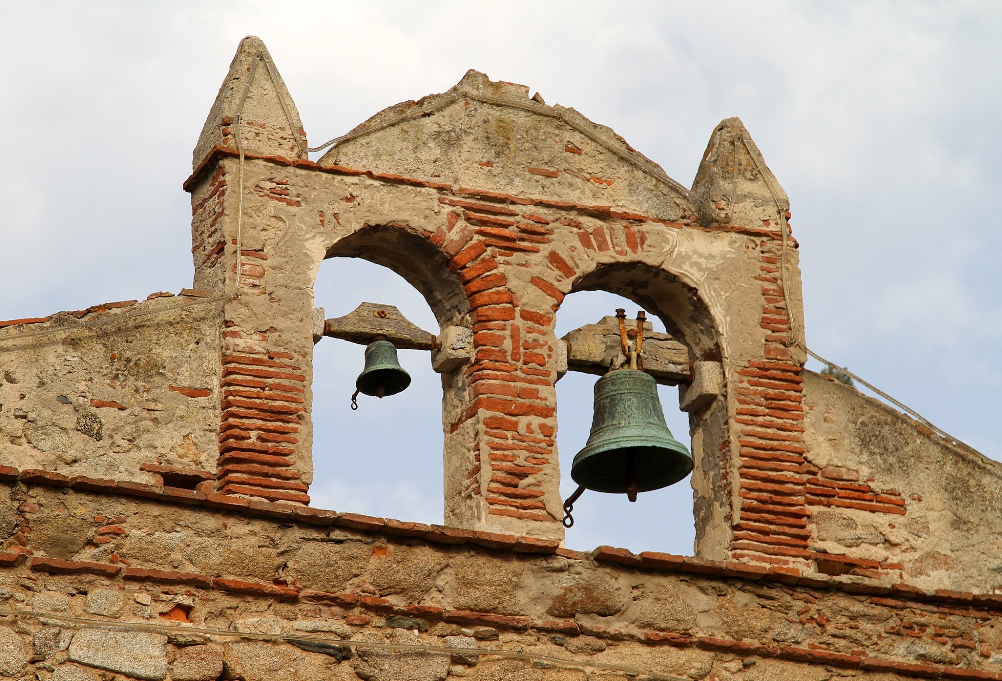 Cloches de l'église des Saints Pierre et Paul à San Piero