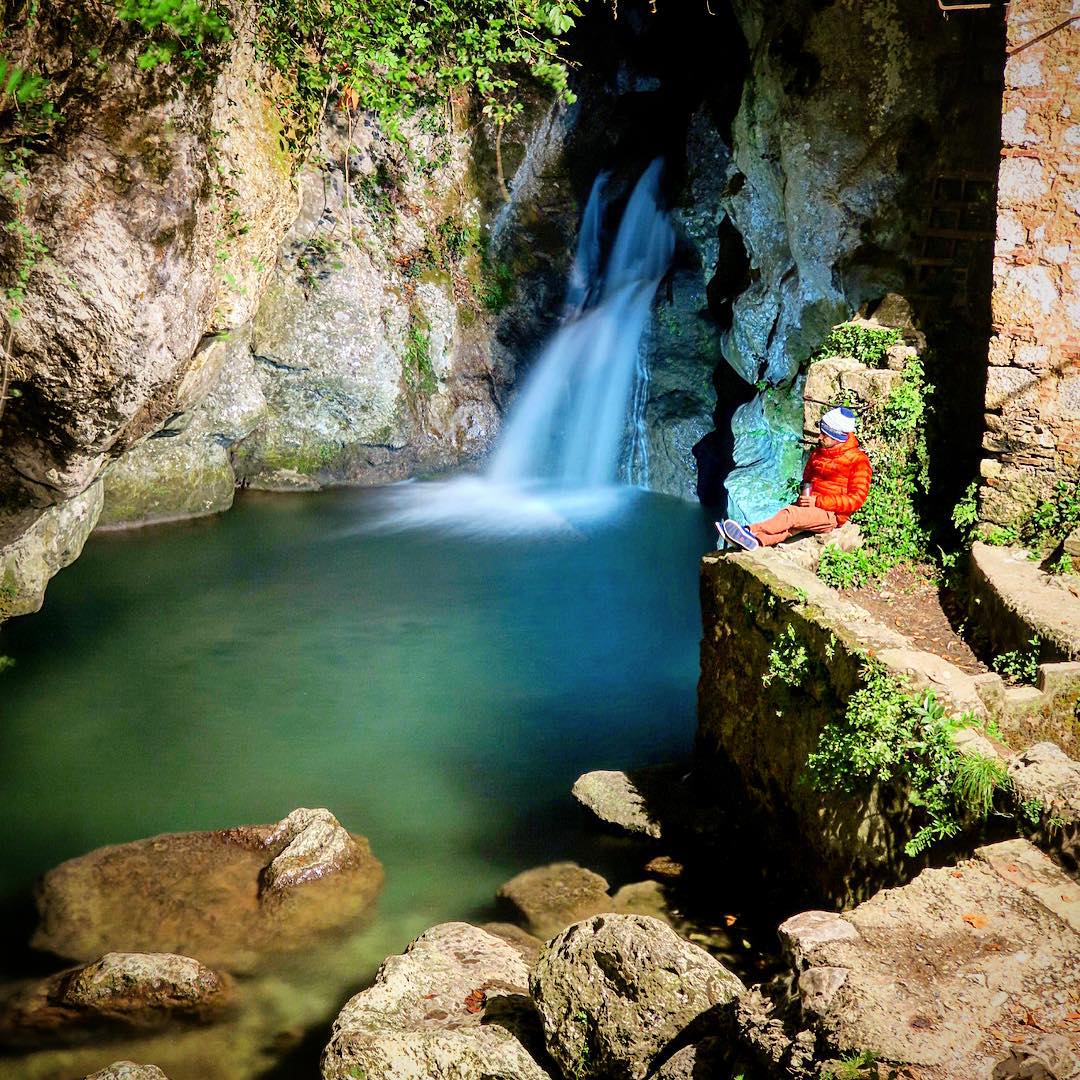 Torrent avec chutes naturelles aux cascades de Candalla.