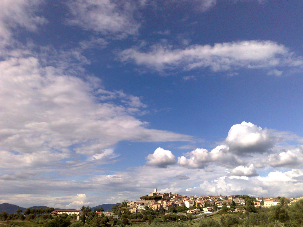 Ligne d'horizon de Montescudaio