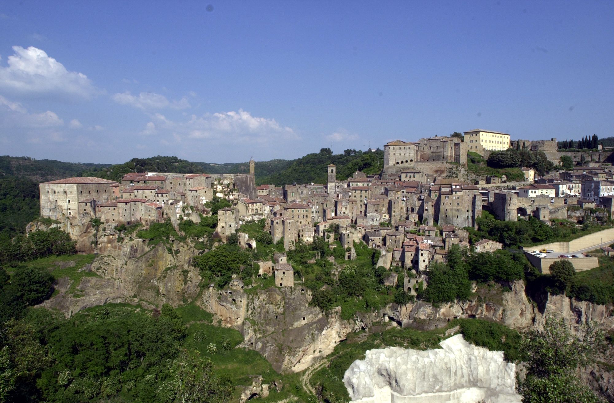 Vue du village de Sorano
