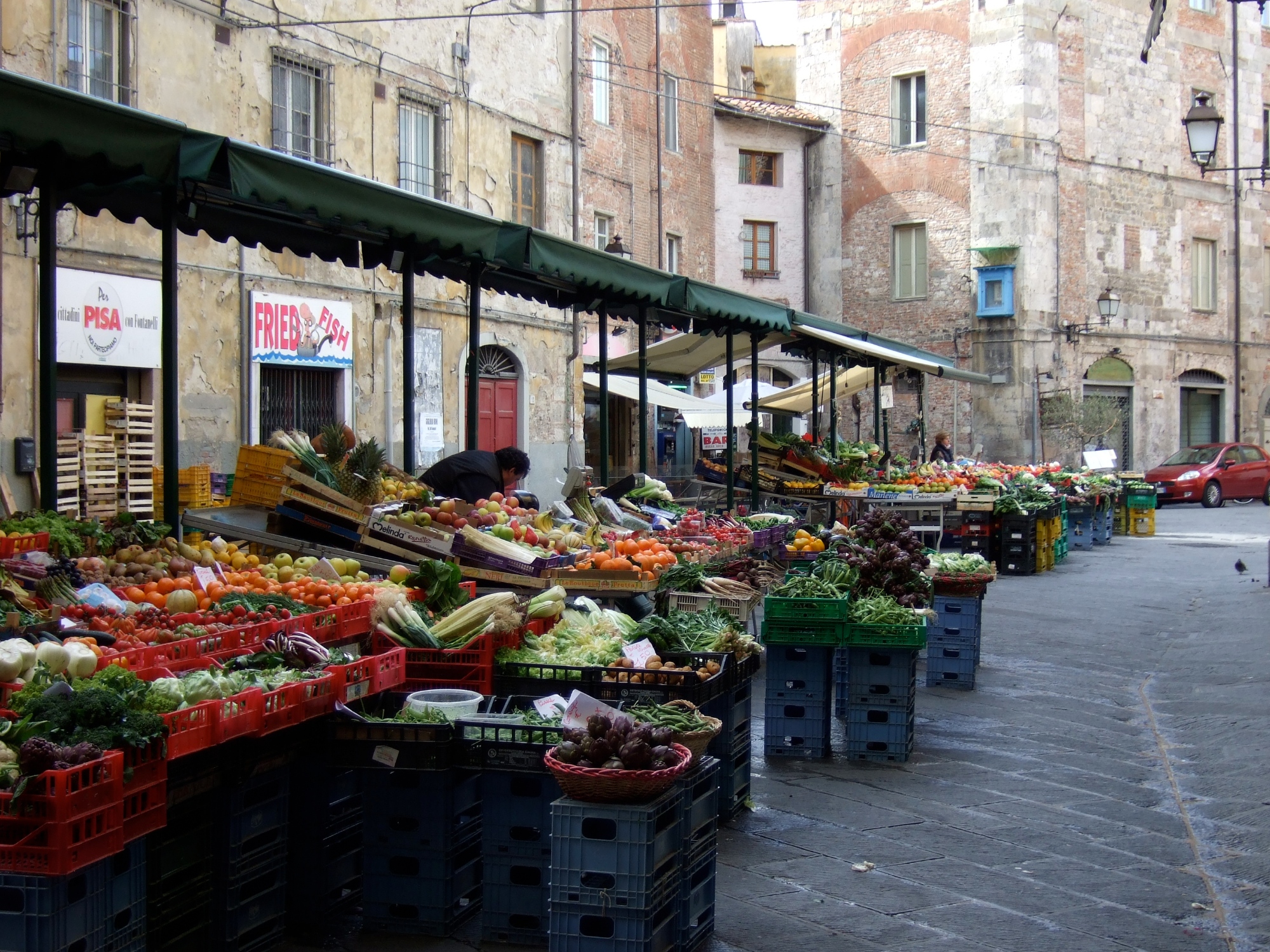 Il mercato di Piazza delle Vettovaglie à Pise