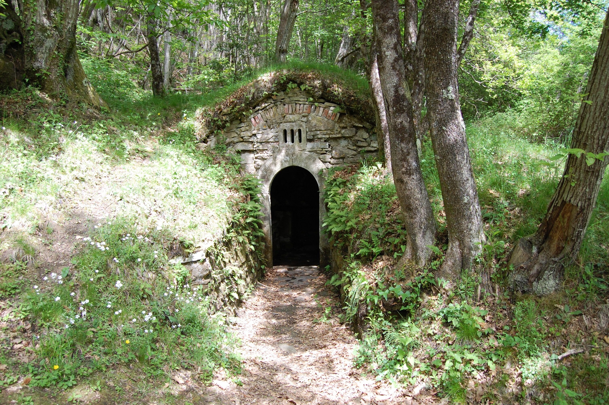 L’une des burraie le long de la route