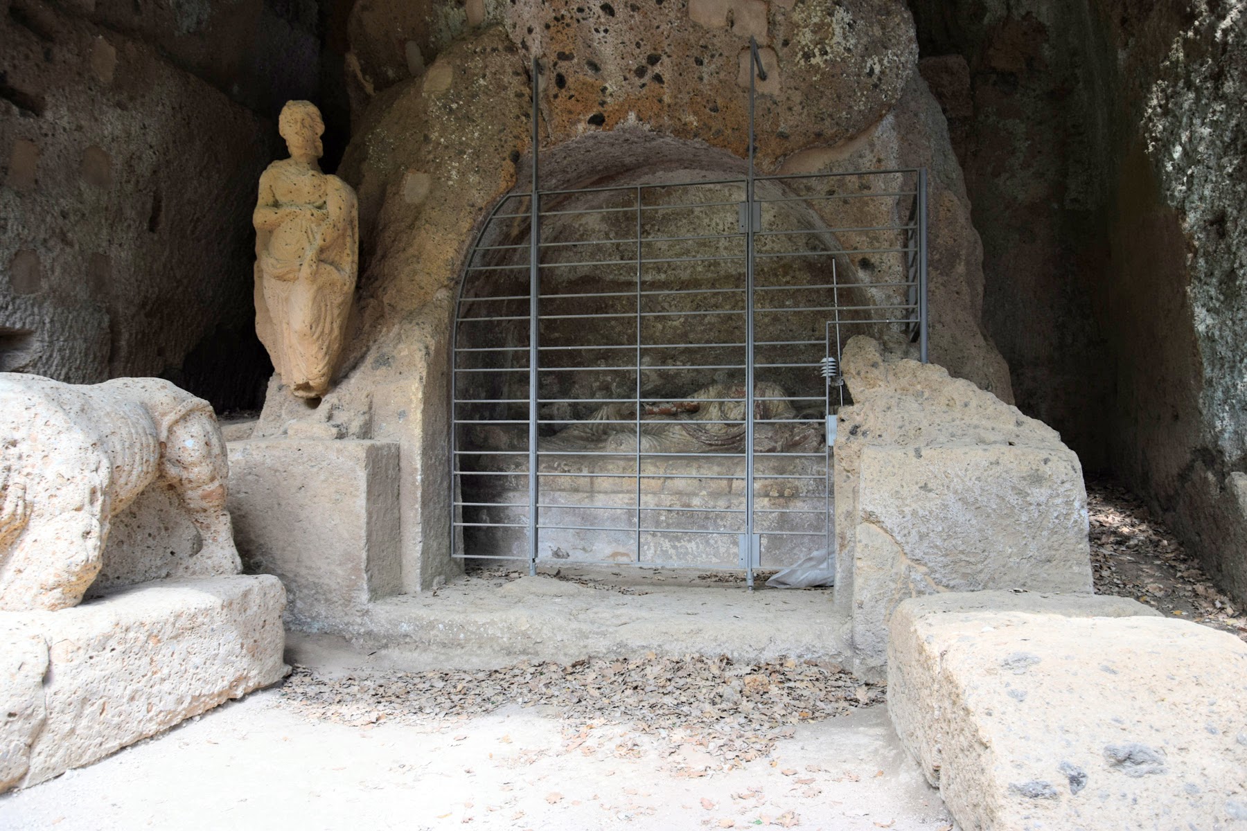 tombe des démons ailés