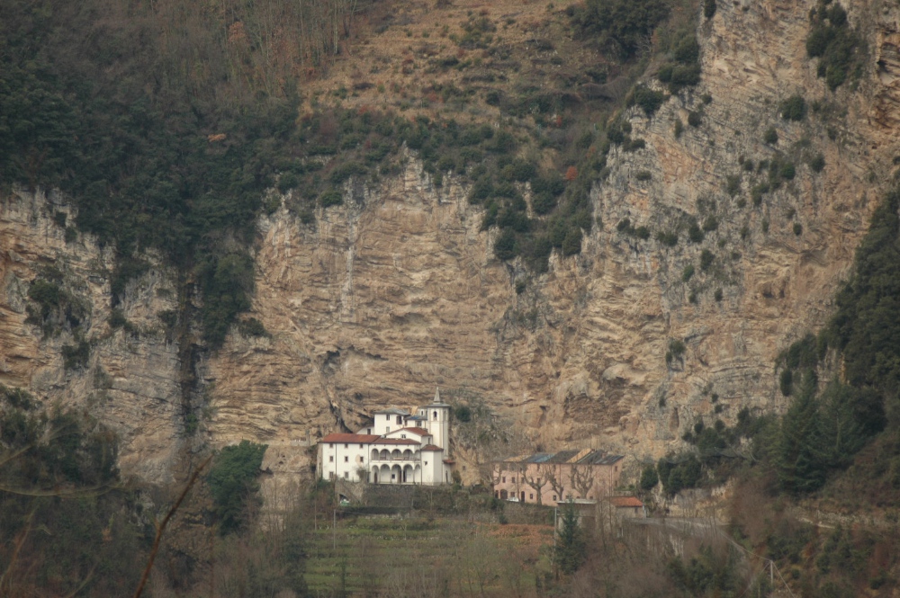 L'Ermitage et la paroi rocheuse