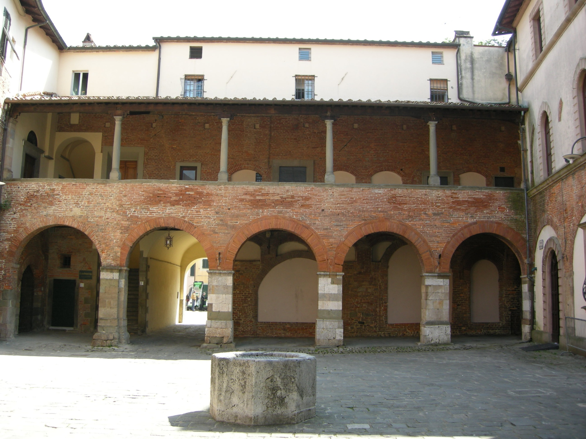 Altopascio, Piazza Ospitalieri