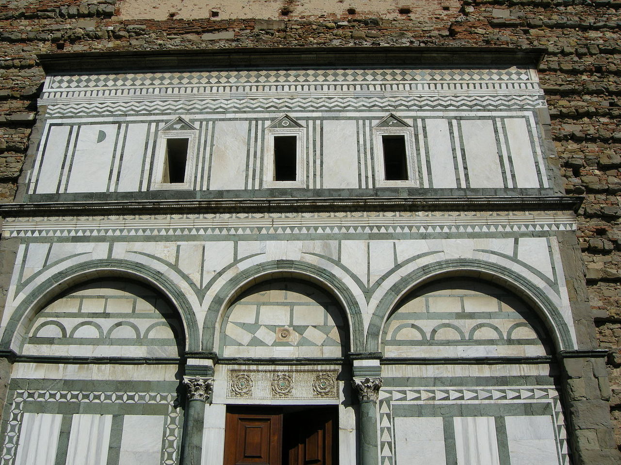 Abbaye Fiesolana, façade