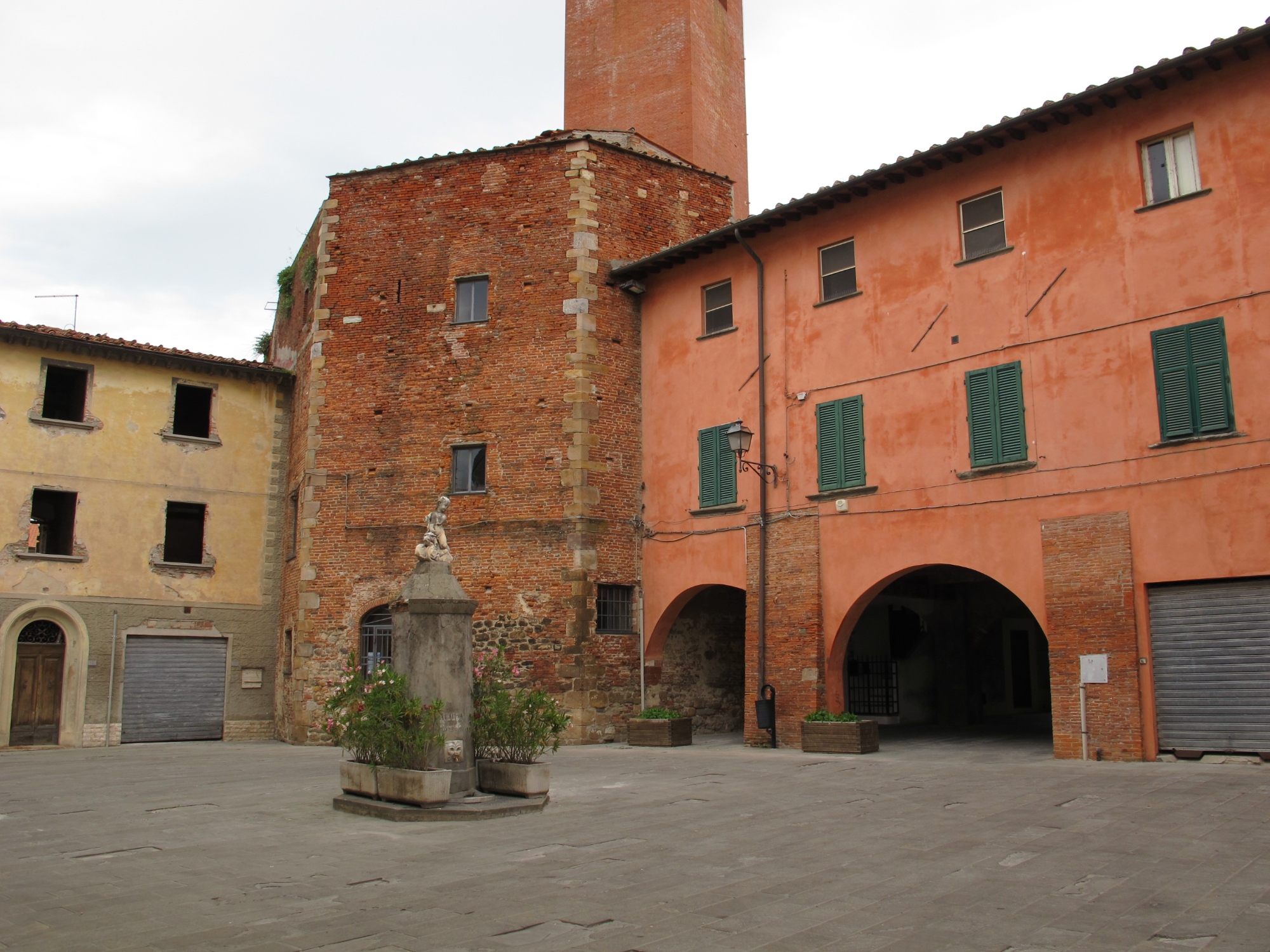 Le donjon de Bientina