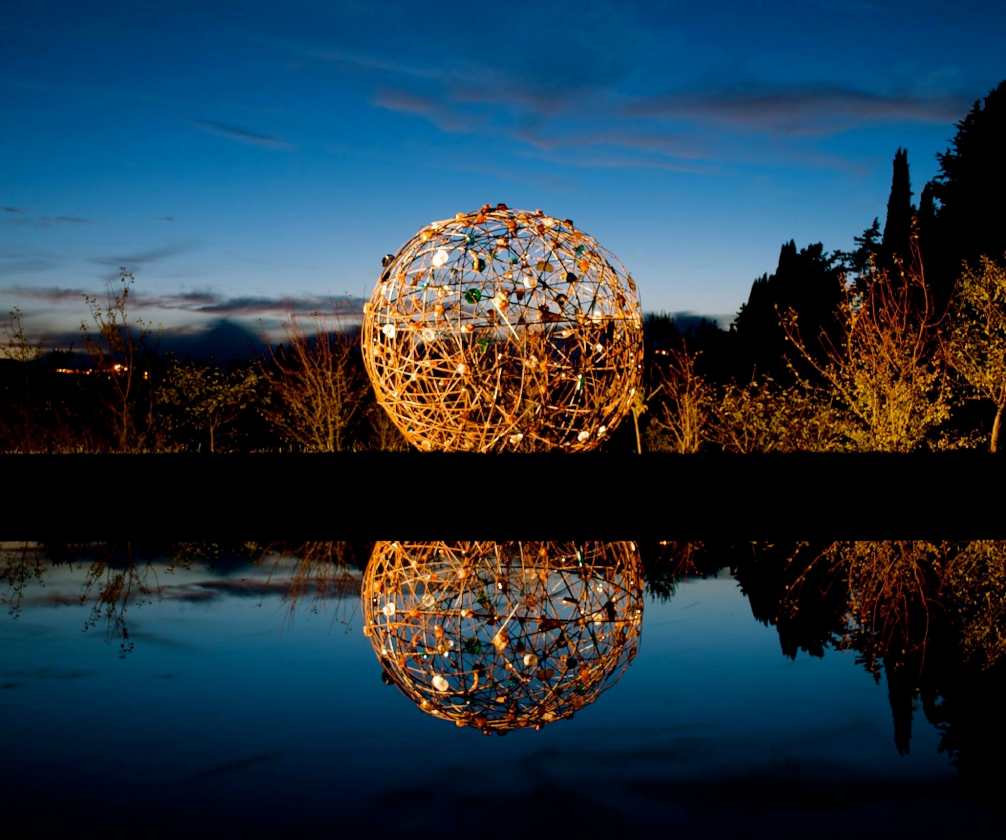 La piccola sfera di luce