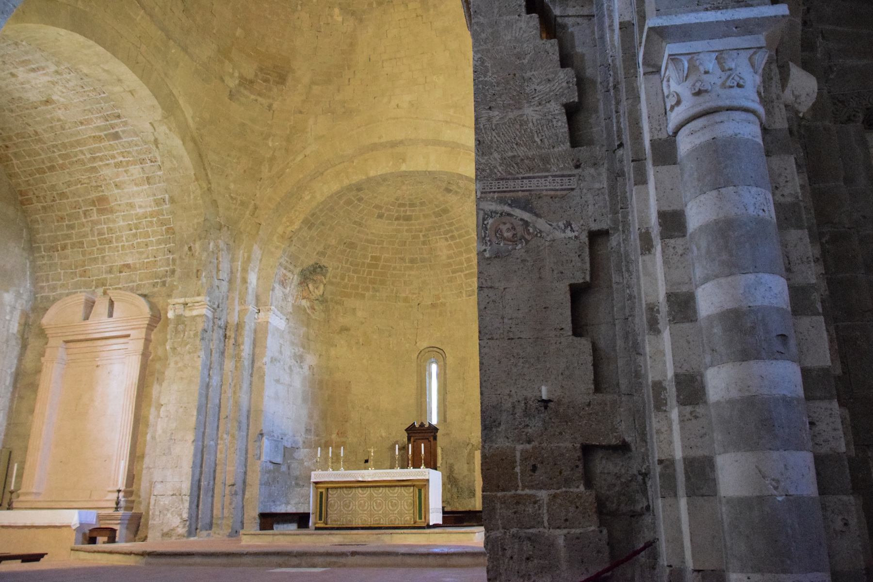 Cathédrale de Sovana (intérieur)