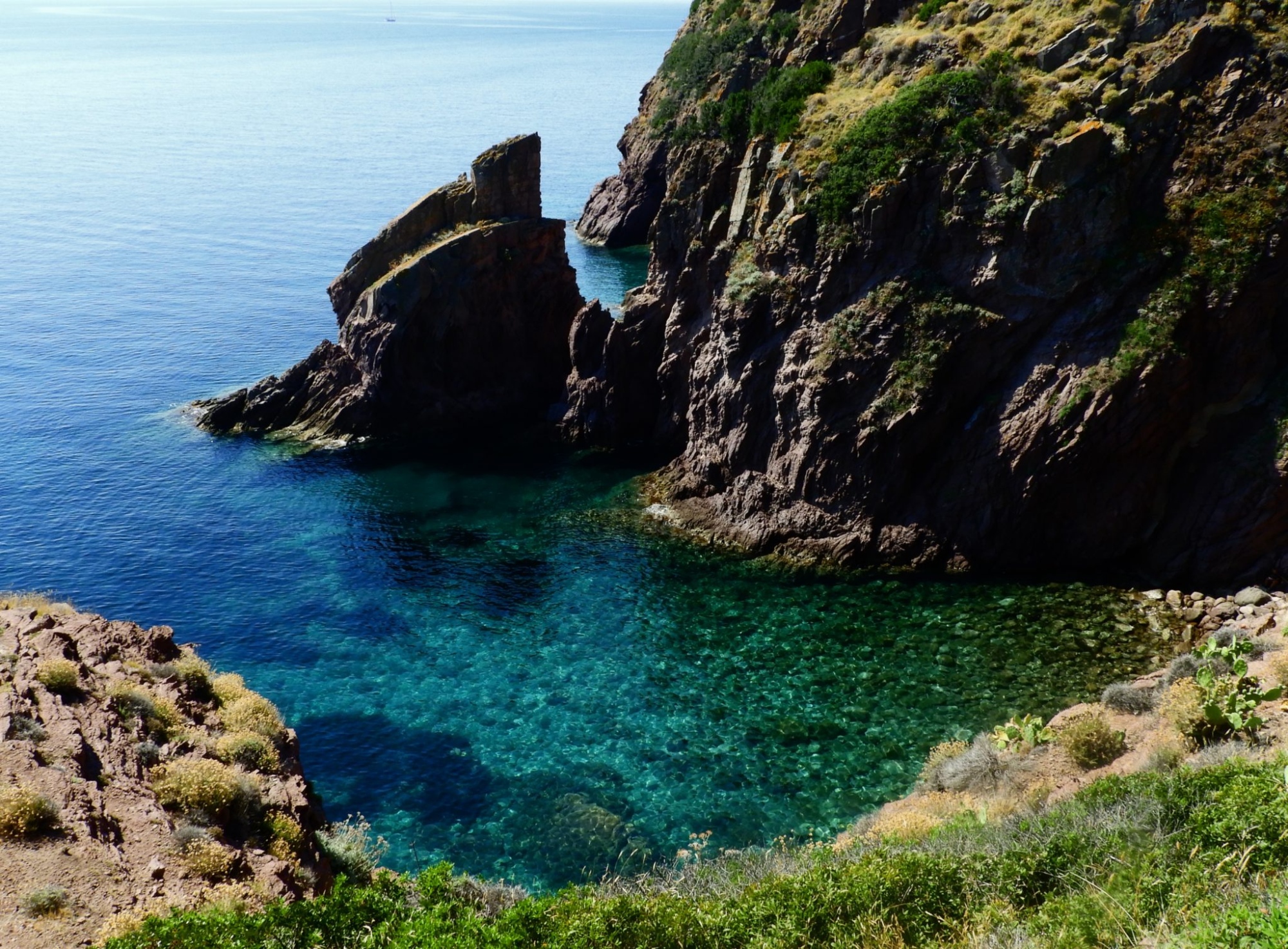 La mer cristalline de l'île de Capraia