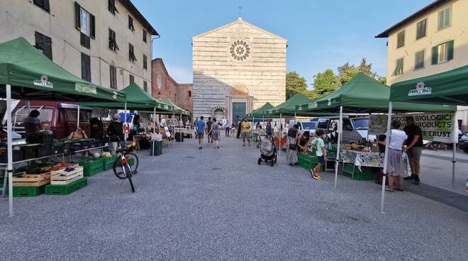 Le marché biologique de Lucques de MercoledìBio