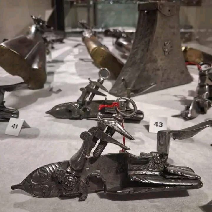 L’exposition d’armes au premier étage