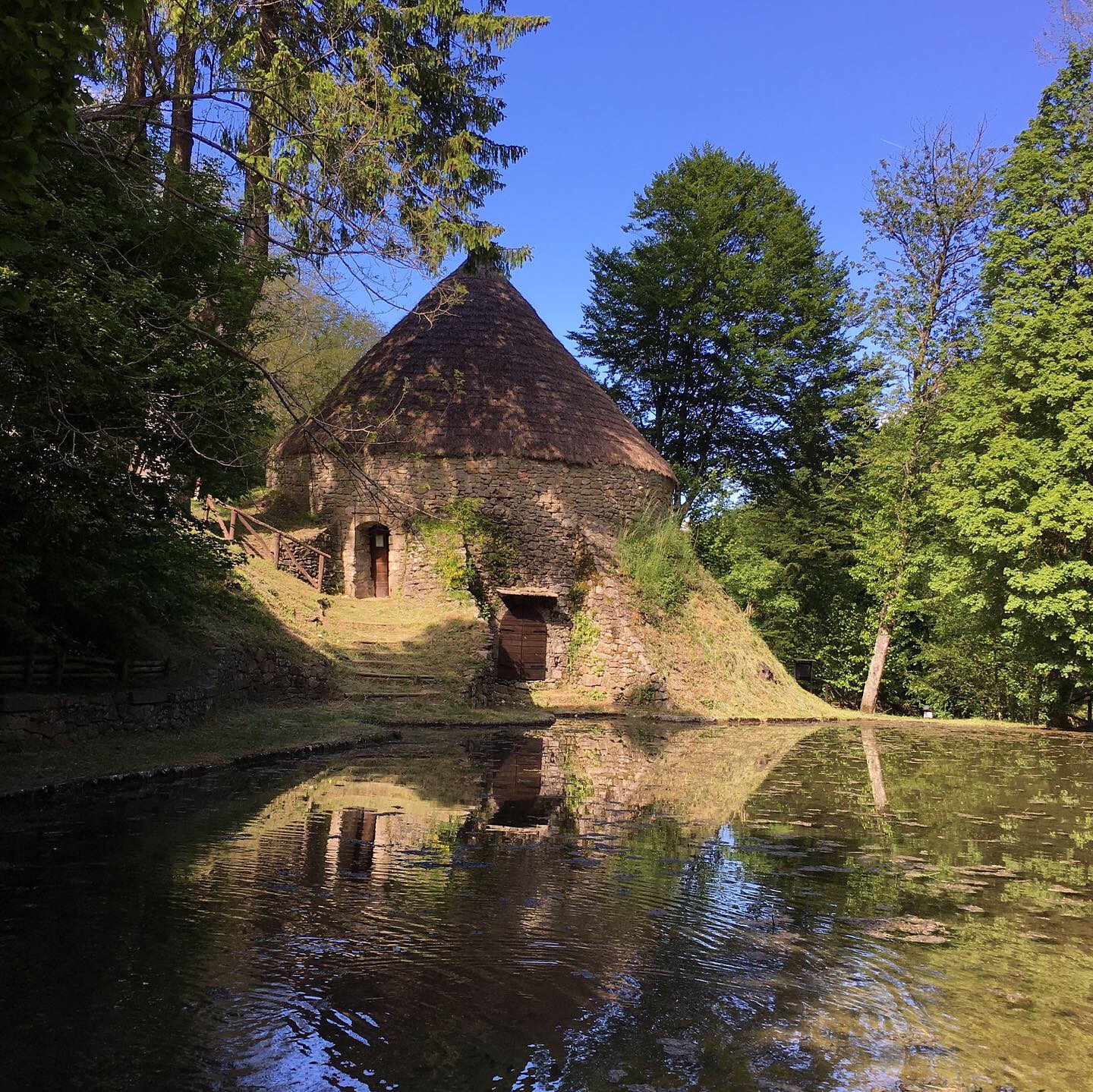 La Ghiacciaia della Madonnina dans les montagnes de Pistoia