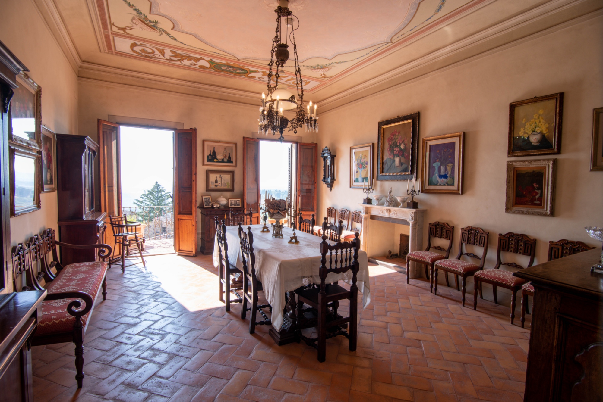 Salle à manger de la Tour et Maison Campatelli