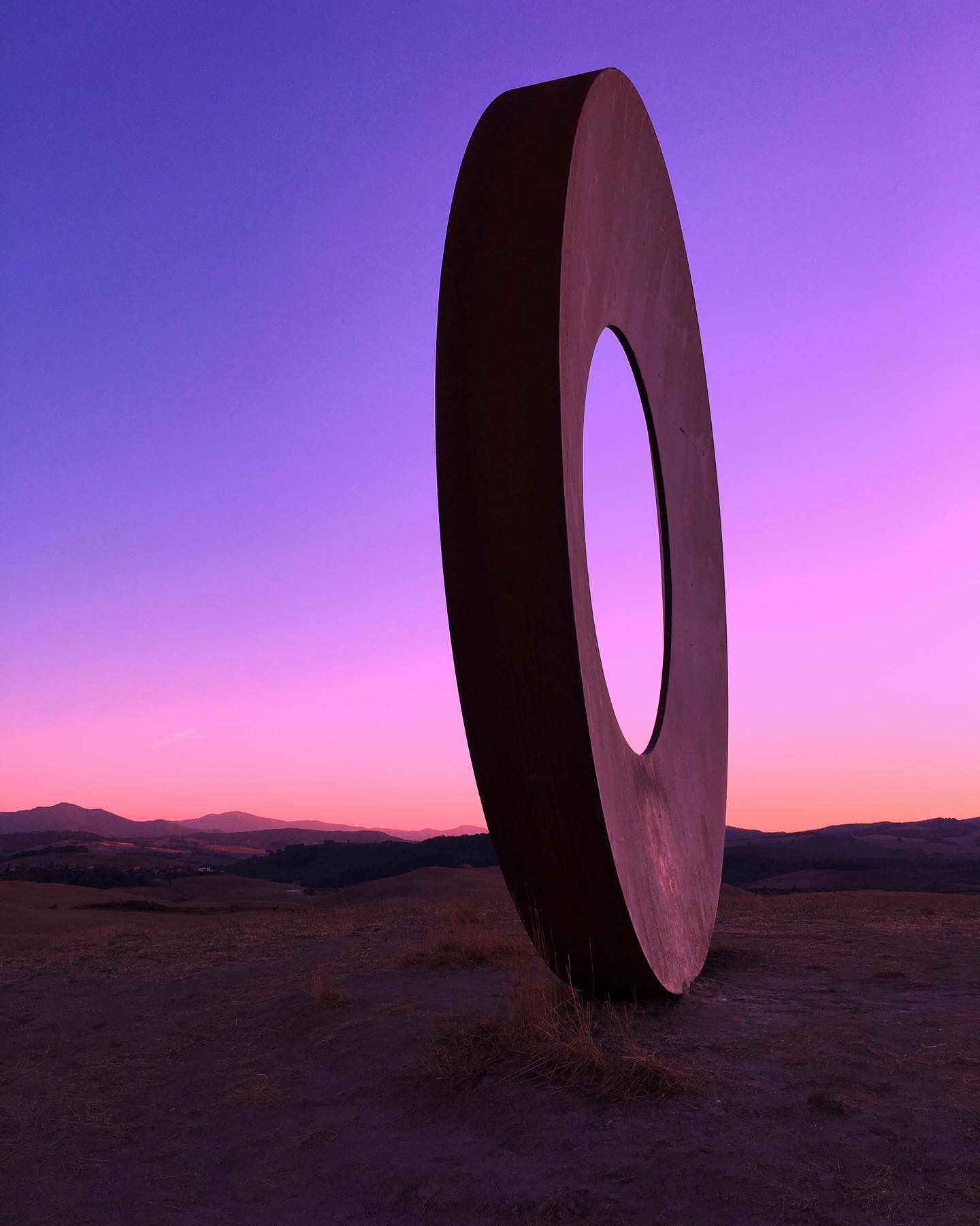 Mauro Staccioli's sculpture in the countryside of Volterra